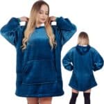 Patura tip hanorac, cu maneci, gluga si buzunare, material plus, marime universala, albastra Mob360 - imagine 2