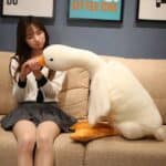 Jucarie gasca plus, tip perna, lavabila, umplutura hipoalergenica, pentru copii si adulti, 130 cm, alb cu portocaliu Mob360 - imagine 9