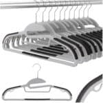 Set de 20 de umerase antiderapante pentru haine, din PE, cu carlig metalic rotativ, 41 cm, gri si negru Mob360 - imagine 2