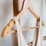 Set de 10 umerase din lemn cu carlig cromat rotativ, forma ergonomica, 43x21 cm, maro natur Mob360 - imagine 6