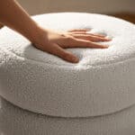 Taburet tapitat Snuggo cu spatiu de depozitare, velur, diametru 42 cm, inaltime 45 cm, alb Mob360 - imagine 5